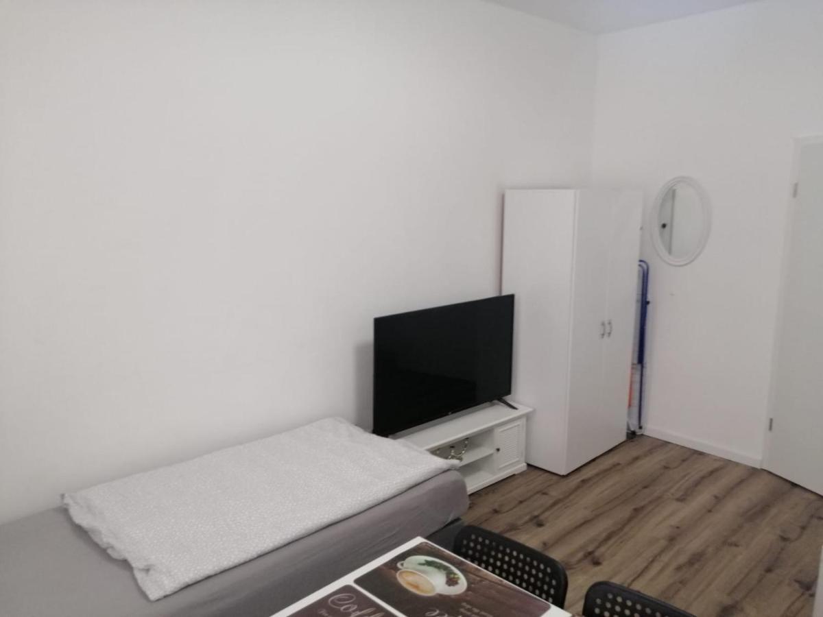 Apartment In 1b *